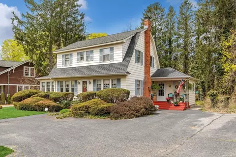 27585 Main Rd, Cutchogue, NY 11935