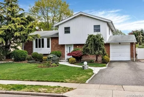 10 Herkimer Ave, Jericho, NY 11753