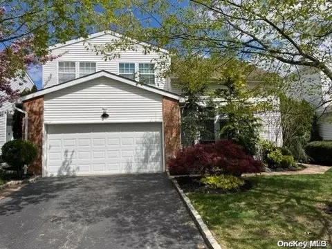 33 Hamlet Dr #33, Commack, NY 11725