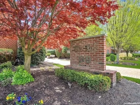 99 S Park Ave #27, Rockville Centre, NY 11570