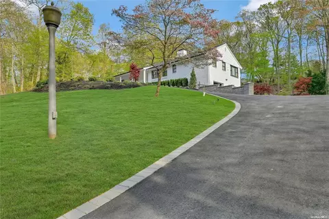 14 Bruce Ln, Northport, NY 11768