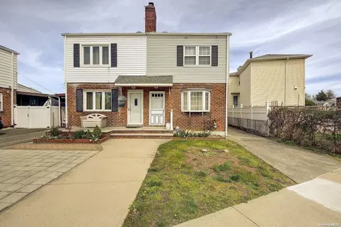 138-47 64th Ave, Flushing, NY 11367 photo 1
