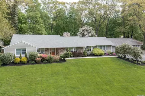15 Harmony Rd, Huntington, NY 11743