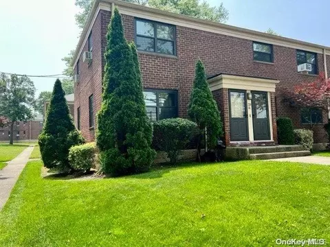 220-06 73 Ave #UPPER, Oakland Gardens, NY 11364