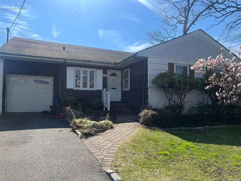 401 Howard Ave, Woodmere, NY 11598