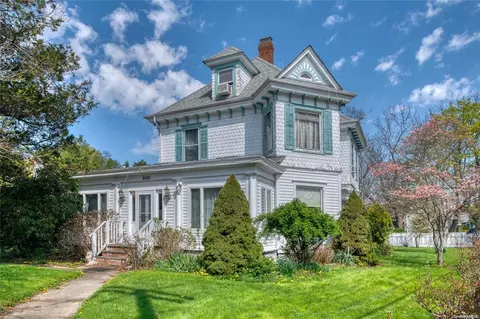 600 Front St, Southold, NY 11944