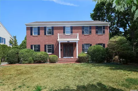 135 Second St, Garden City, NY 11530