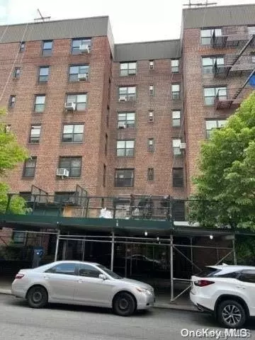 63-84 Saunders St #5H, New York, NY 11374