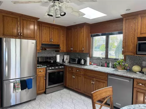 24-44 163rd St, New York, NY 11357 photo 6