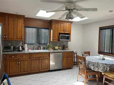 24-44 163rd St, New York, NY 11357 photo 3