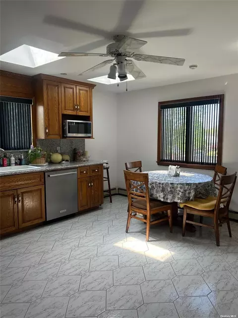 24-44 163rd St, New York, NY 11357 photo 7