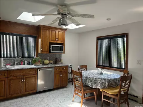 24-44 163rd St, New York, NY 11357 photo 5