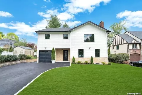11 Andrew Rd, North Hempstead, NY 11030