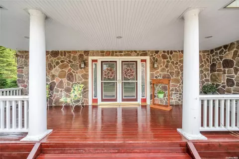 26 Jonah Rd, Miller Place, NY 11764