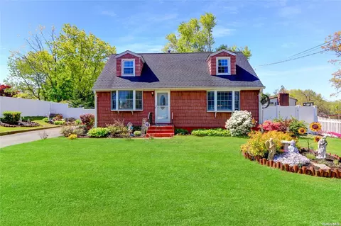 22 Dianne Ave, Centereach, NY 11720