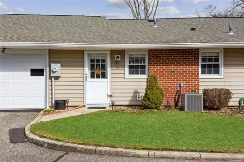 85 A Enfield Ct #A, Ridge, NY 11961
