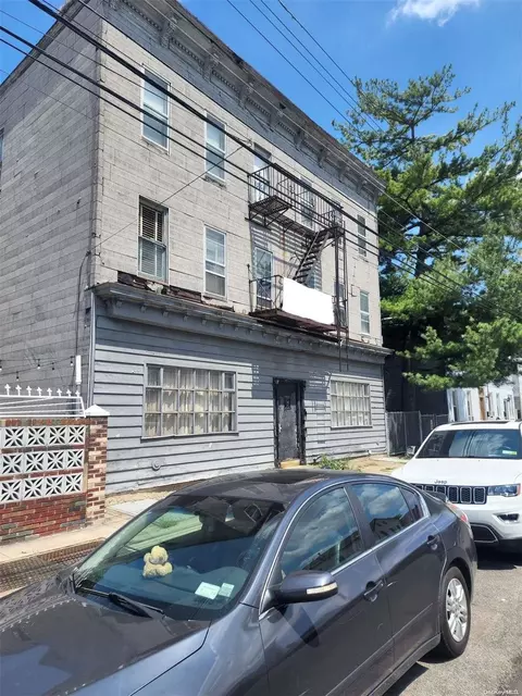 86-05 95th Ave, NY 11416
