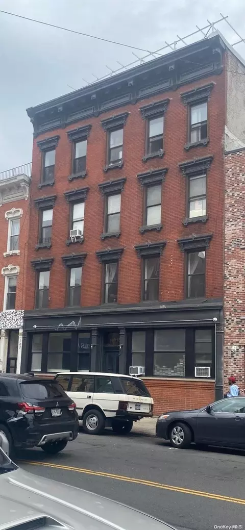 149-151 Grand #5, Brooklyn, NY 11211