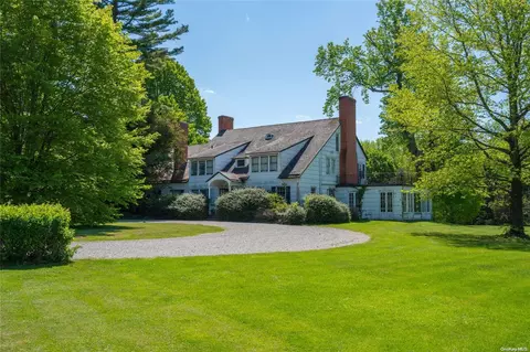 72 Post Rd, North Hempstead, NY 11568