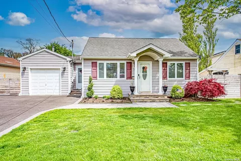 79 Mayhew Ave, Babylon, NY 11702 photo 1