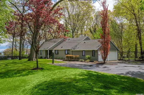 521 Asharoken Ave, Northport, NY 11768