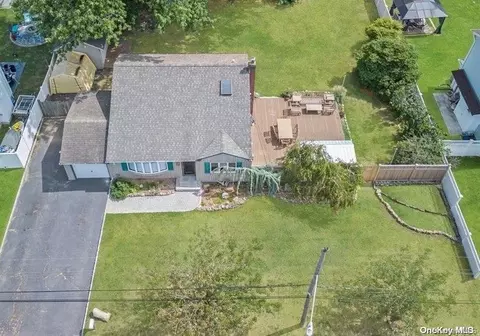 Undisclosed, Lindenhurst, NY 11757
