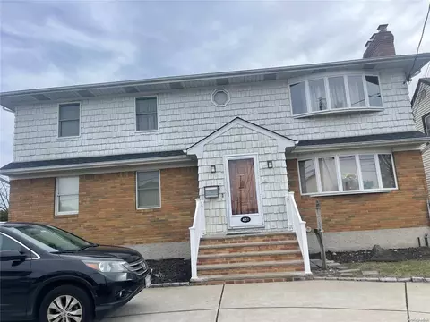 431 Litchfield Ave, Meacham, NY 11003