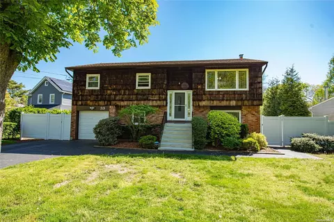 33 Irish Ln, East Islip, NY 11730