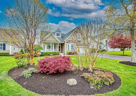 67 Foxglove Row, Aquebogue, NY 11931