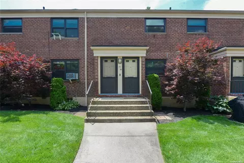 73-94 Sprngfield Blvd #074A1, Oakland Gardens, NY 11364