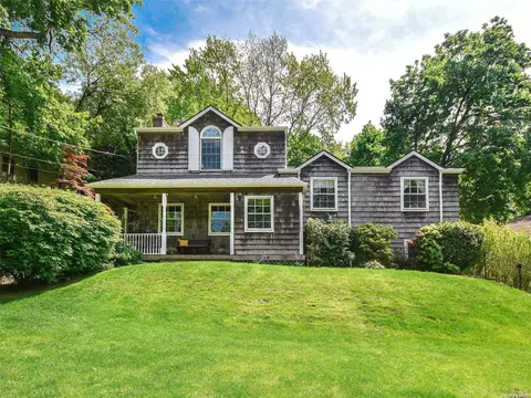 114 Bay Driveway, North Hempstead, NY 11030