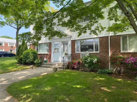 15-05 212 St #135, Bayside, NY 11360