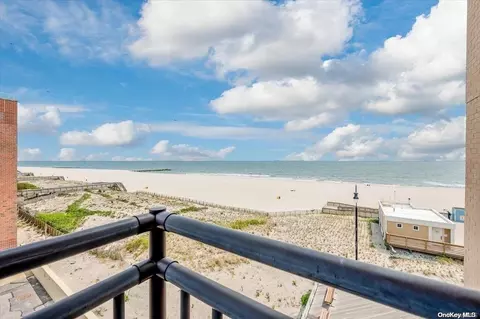 25 Neptune Blvd #4L, Long Beach, NY 11561