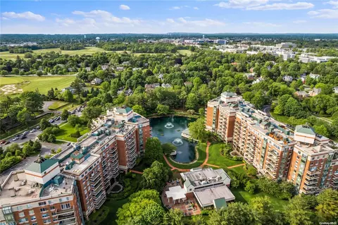 111 Cherry Valley Ave #412, Garden City, NY 11530