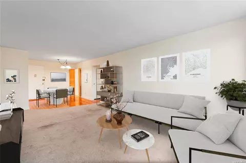 54-40 Little Neck Pkwy #3J, New York, NY 11362
