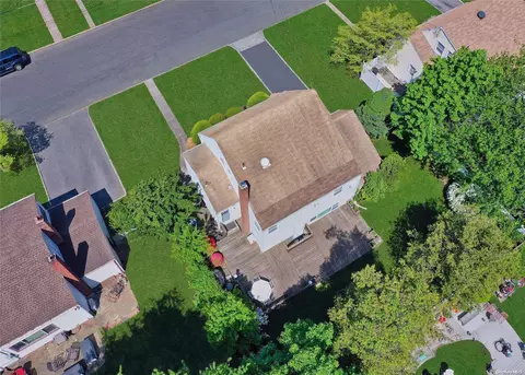 523 French Ave, North Babylon, NY 11703
