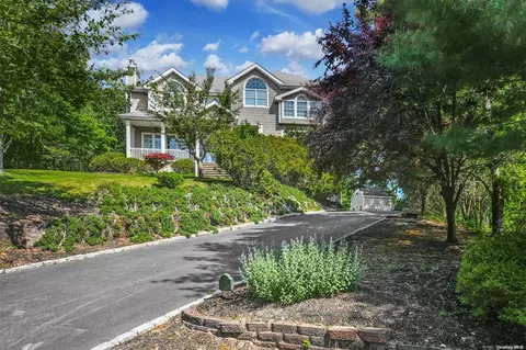 123 Pine Hill Rd, Port Jefferson, NY 11777