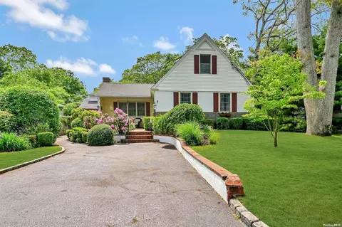 8 Matinecock Ave, East Islip, NY 11730