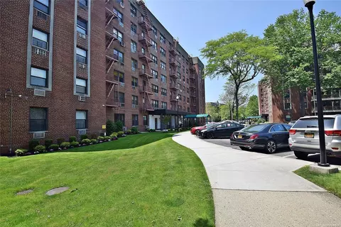 86-29 155th Ave #2G, New York, NY 11414