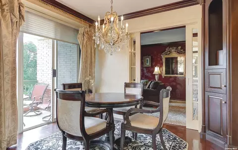 100 Hilton Ave #401, Garden City, NY 11530