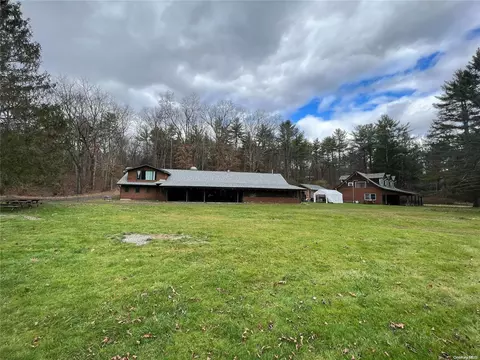 127 Kirkwood Rd, Out Of Area, PA 18360