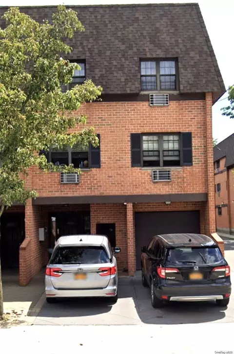 220-02 64th Ave #394, Oakland Gardens, NY 11364