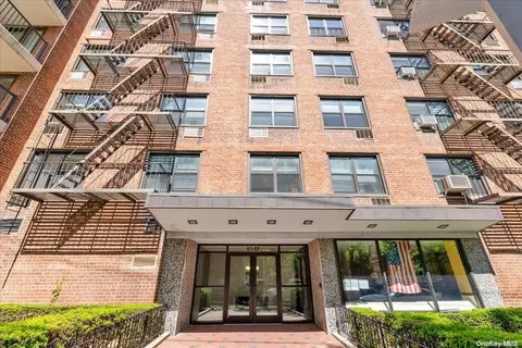 61-88 Dry Hbr #2K, NY 11379