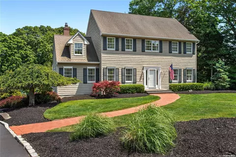 66 N Woods Dr, Wading River, NY 11792