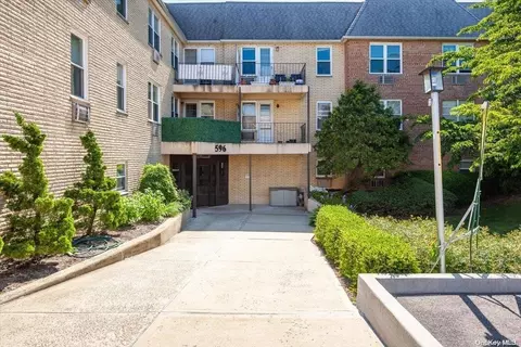 596 Broadway #19B, Hempstead, NY 11563