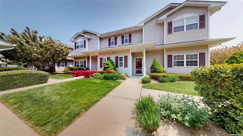 802 Aerie Way #802, East Quogue, NY 11942