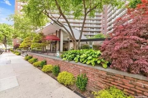 61-25 97th St #4H, NY 11374