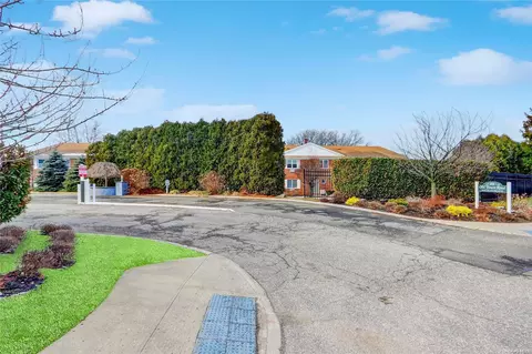 460 Old Town Rd #4G, Port Jefferson Station, NY 11776