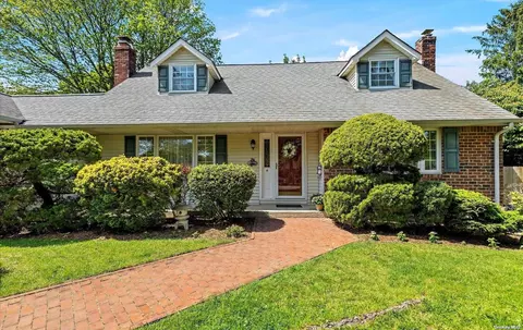 4 Orton Dr, East Northport, NY 11731