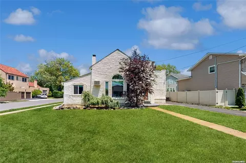 369 Frankel Blvd, Merrick, NY 11566